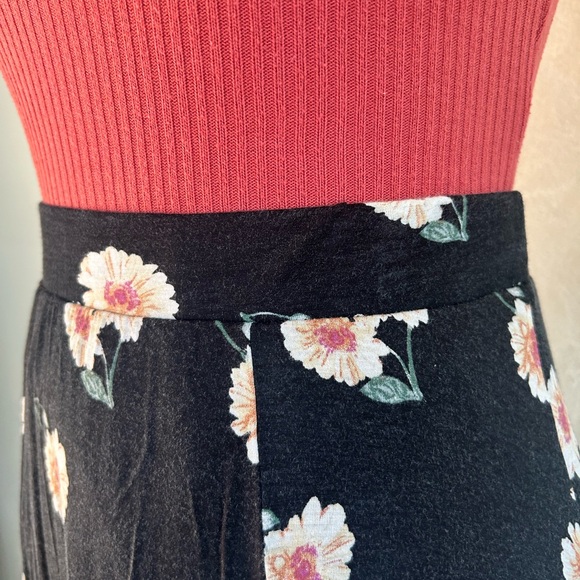 Floral Maxi Skirt - Picture 3 of 4